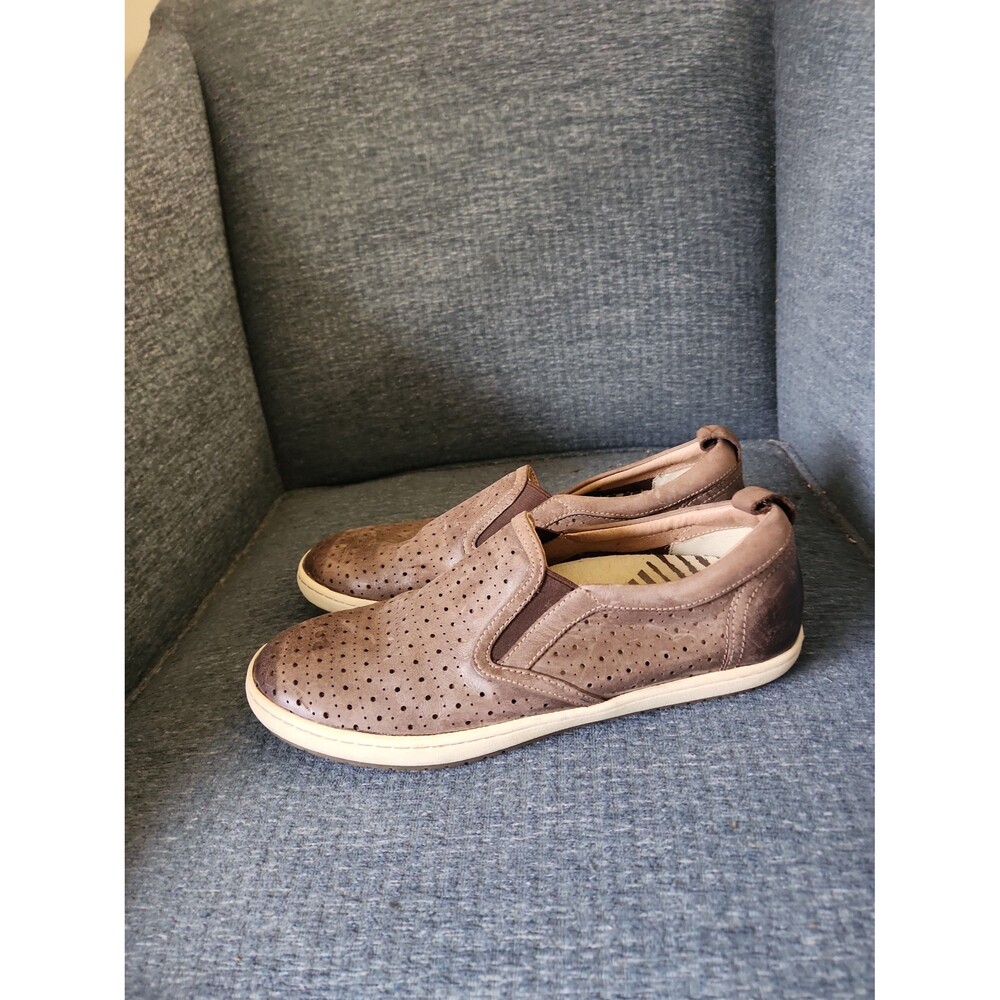 Taos Women's "Court" Dark Brown Leather Slip-on Shoes w/ Laser Cutouts Size 9